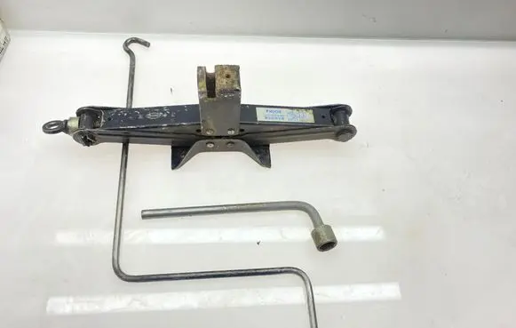 Volkswagen PASSAT B7 USA Lift Jack 