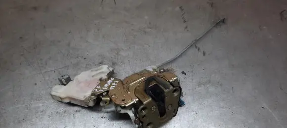 Nissan Terrano Front door lock