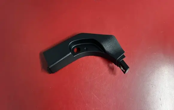 Foot area side trim