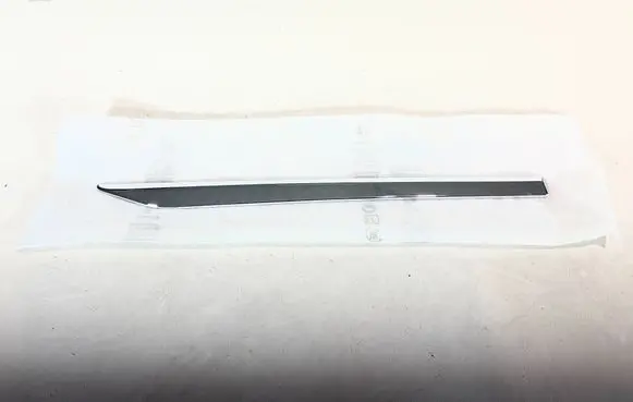 Nissan Qashqai Rear door trim (molding) KE7604E50X