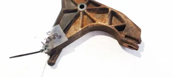 Opel Zafira A Engine mounting bracket 24403861 1340623