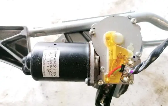 Mercedes-Benz CLC CL203 Wiper motor A2038200442 40451712V