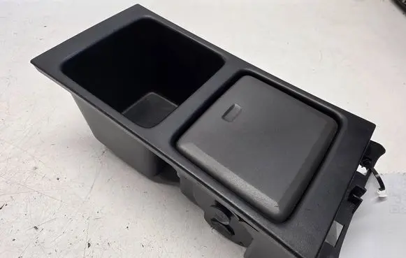 Volvo V70 Ashtray (front) 9204996