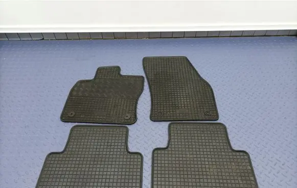 Volkswagen Tiguan Front floor carpet liner 