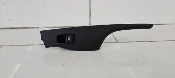 Hyundai i40 Electric window control switch 39R5251000