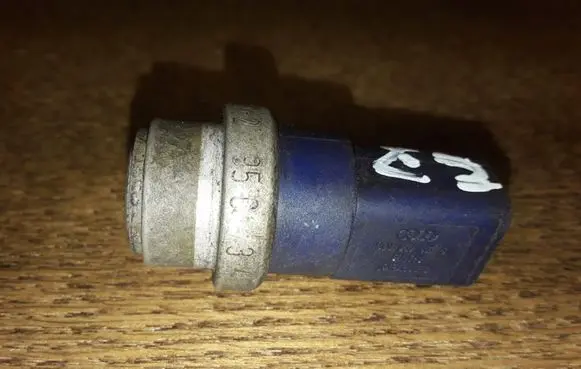 Audi A6 S6 C5 4B Coolant temperature sensor 8D0959481B