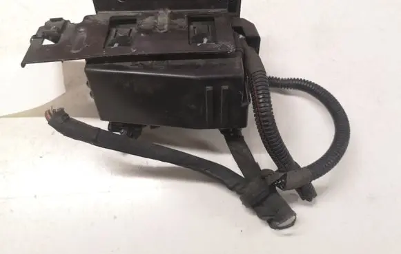 Chevrolet Captiva Relay mounting block 