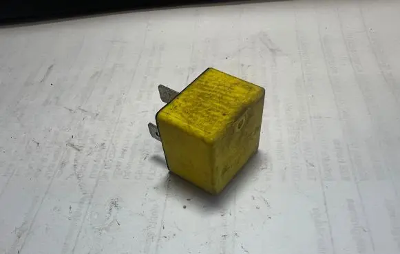 Renault Scenic I Other relay 7700844253