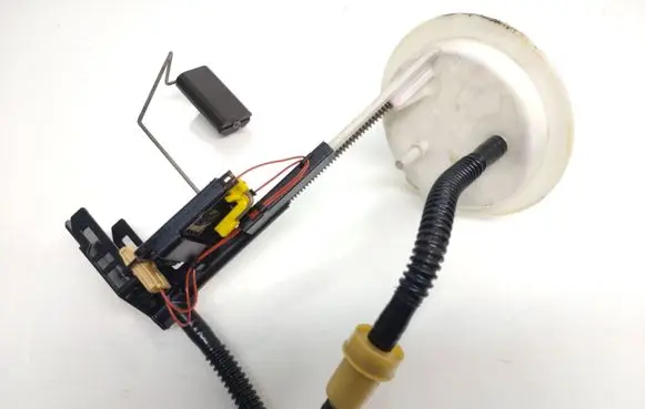 BMW 5 E60 E61 Fuel level sensor 6765849 0580303042 883272