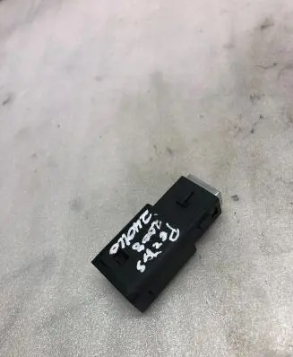 Peugeot 2008 II USB socket connector 98313506dx