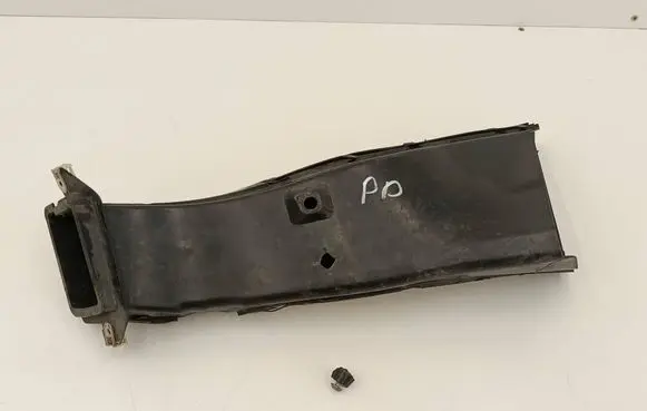 BMW 2 F46 Brake cooling air channel/duct 7468504 15677210