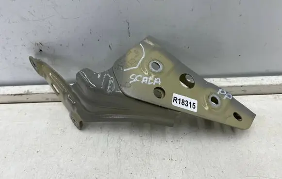 Skoda Scala Fender mounting bracket 657821228