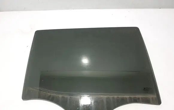 Chevrolet Silverado Rear door window glass 84560284