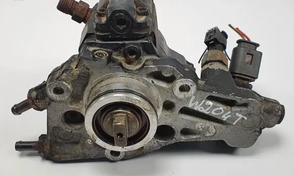 Mercedes-Benz C W204 Fuel injection high pressure pump A6460700201