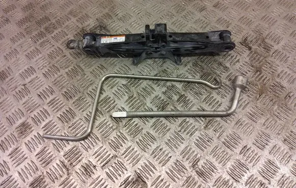 Toyota Prius (XW30) Lift Jack 