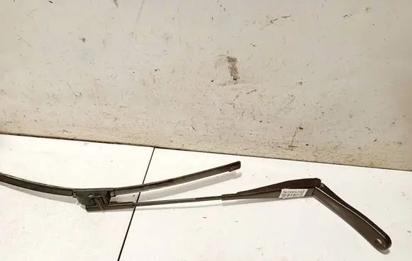Opel Astra H Front wiper blade arm 13111219