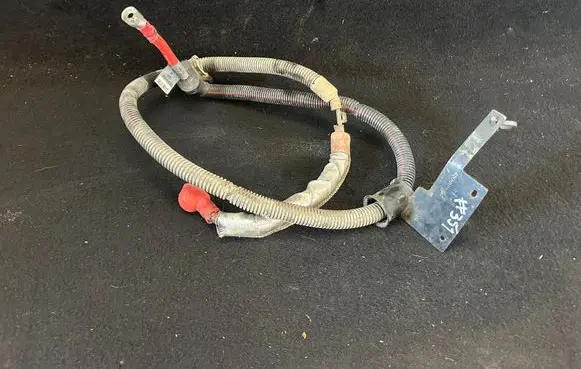 Land Rover Discovery 3 - LR3 Positive cable (battery) 490000063