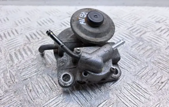 Toyota Avensis T250 Fuel filter bracket/mount holder 233800R010 233800R012