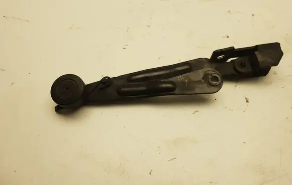 Tailgate/trunk/boot hinge