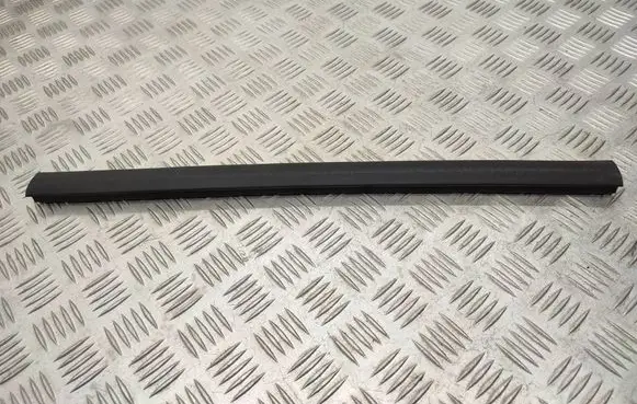 Opel Combo E Rubber seal front coupe door 