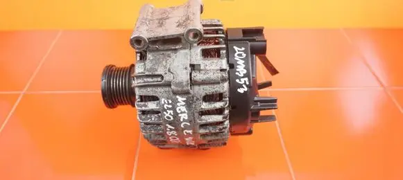 Mercedes-Benz E W212 Generator/alternator A0141541502 20MB53