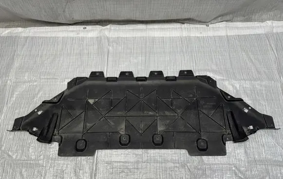Maserati GranTurismo Engine splash shield/under tray 670295110