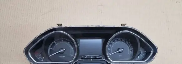Peugeot 208 I Speedometer (instrument cluster) 9822621580