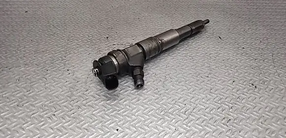 BMW 7 E65 E66 Fuel injector 0445110131 7789661