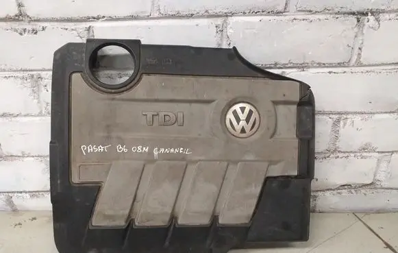 Volkswagen PASSAT B6 Engine cover (trim) 03L103925AN
