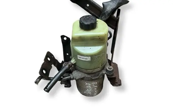 Ford Focus Power steering pump 4M513K514CA