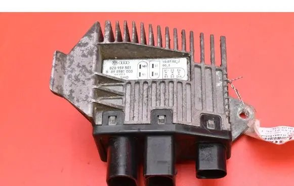 Audi A2 Relay mounting block 8Z0959501