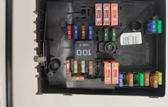 Volkswagen Golf Plus Fuse module 108181410