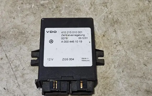 Mercedes-Benz Sprinter W901 W902 W903 W904 Door central lock control unit/module A0004461019