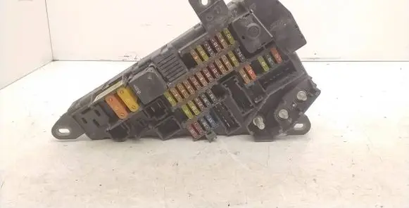 BMW 5 E60 E61 Fuse module 6906588