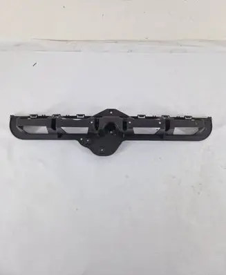 Rear bumper mounting bracket