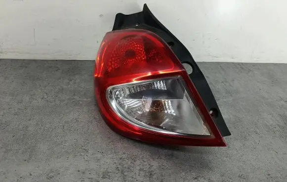 Renault Clio III Rear/tail lights 8200776048