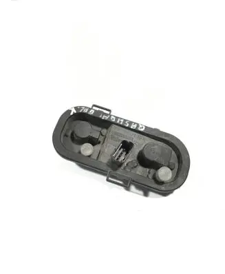 Nissan Qashqai Tail light bulb cover holder 89070311