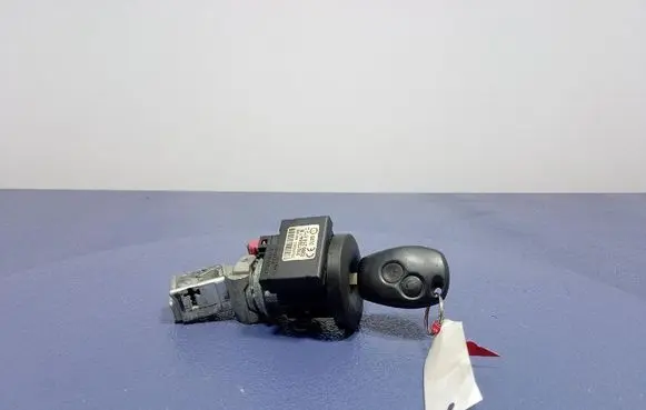 Renault Clio III Ignition lock 21673884