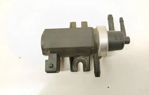 Audi A4 S4 B5 8D Turbo solenoid valve 1H0906627