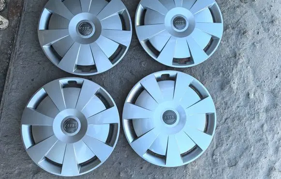 Audi A3 S3 8V R16 wheel hub/cap/trim 8V0601147C