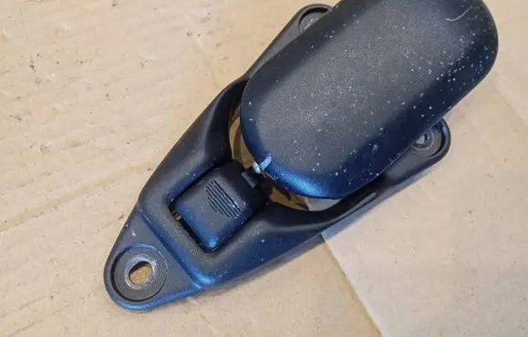 Mitsubishi Colt Convertible roof lock/latch
