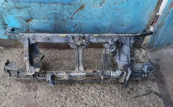 Nissan Pathfinder R51 Radiator support slam panel