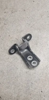 Toyota RAV 4 (XA50) Front door upper hinge 31L