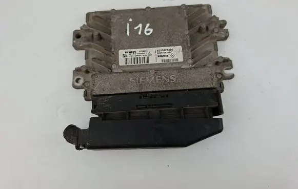 Renault Clio II Engine control unit/module 8200326395 S110140201A
