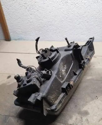 Nissan Almera Headlight/headlamp 082151168l