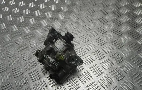 Mercedes-Benz C AMG W204 Power steering pump 0064662601 VD14876