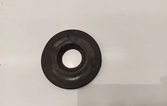 Volkswagen PASSAT B8 Rear coil spring rubber mount 5Q0512149A