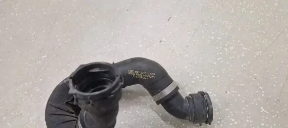 Audi Q7 4M Engine coolant pipe/hose 4M0122101L