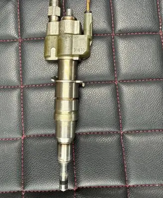 BMW 3 E90 E91 Fuel injector 7589048 758904808 10181010