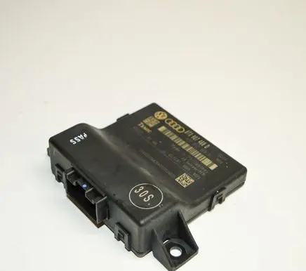 Audi A5 8T 8F Gateway control module 8T0907468D